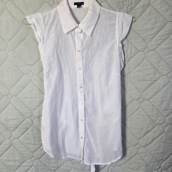Ann Taylor Tops - Ann Taylor White Sleeveless Button-Up Blouse Sz 10